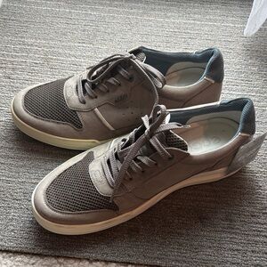 ECCO Men's Taupe and Blue Sneakers